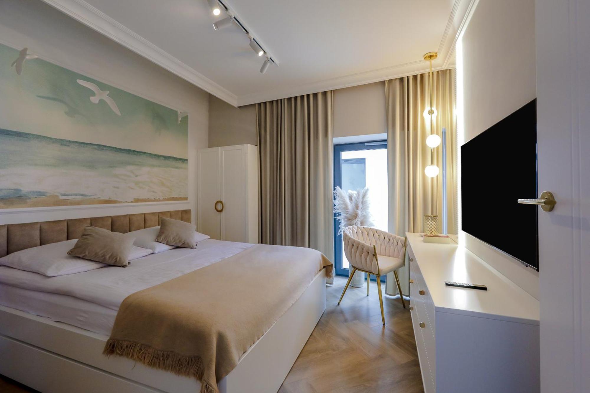 Hevenia 13 Apartment Rewal